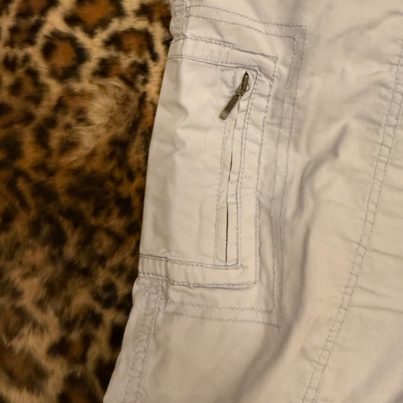 Chico’s Light Blue Cargo Pants in size 2.5 - Picture 10 of 16